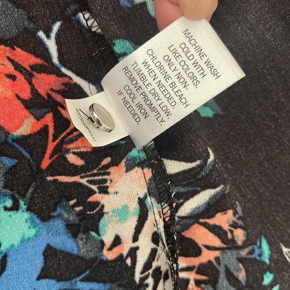 EVRI Floral Print Black Dress (2X) - Picture 4 of 6